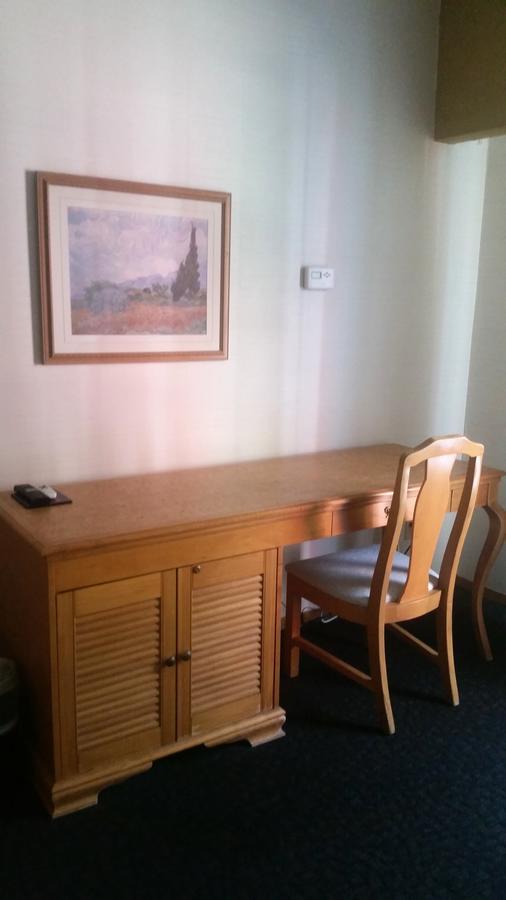 Totem Lake Hotel Керкленд Экстерьер фото