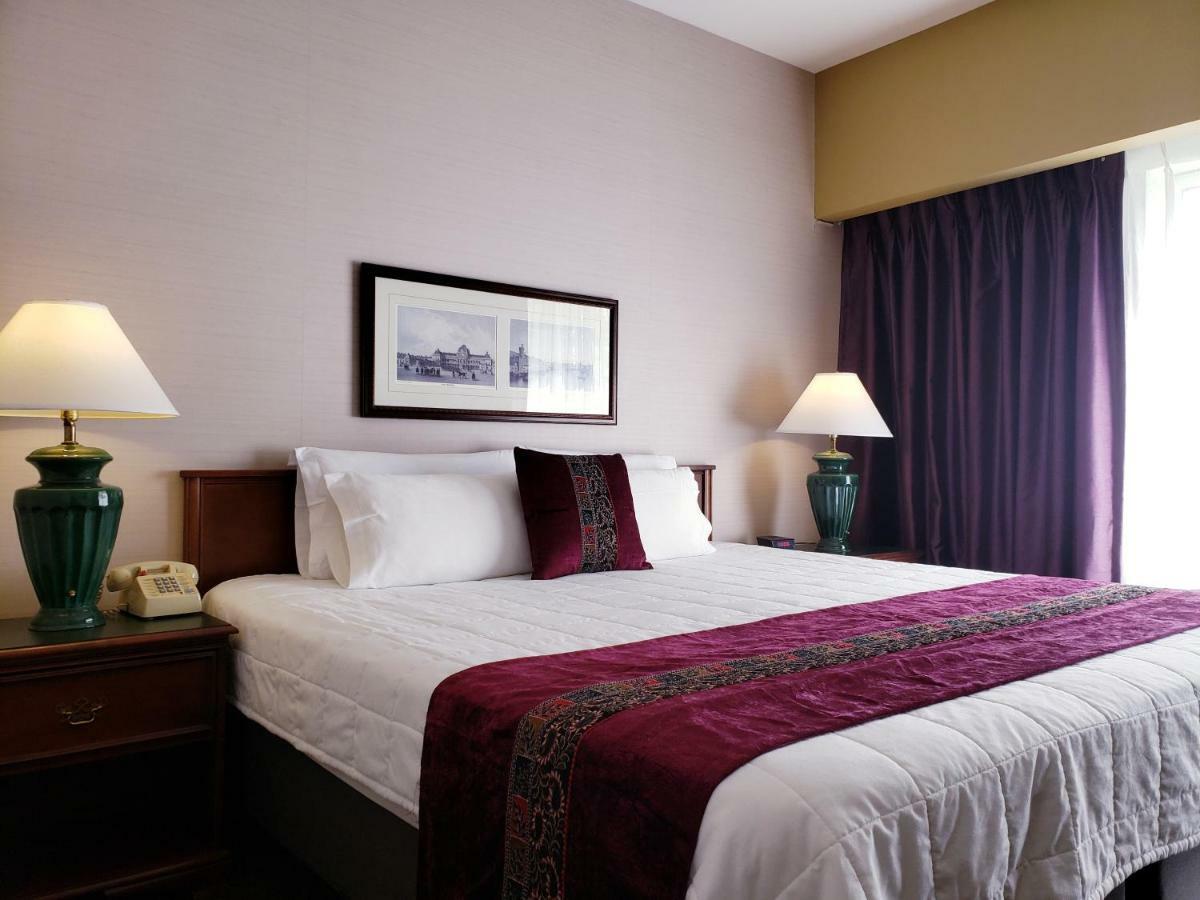 Totem Lake Hotel Керкленд Экстерьер фото
